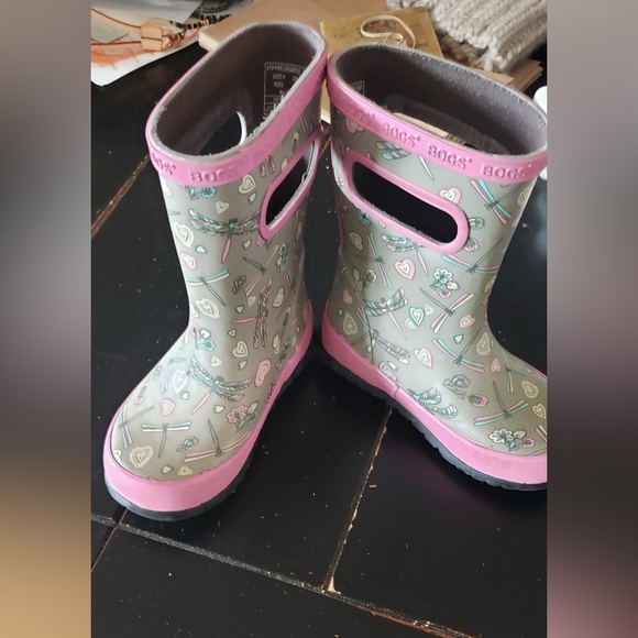 BOGS Kids' Gray Boots with Pink Accents Size 10 Toddler - Picture 2 of 4